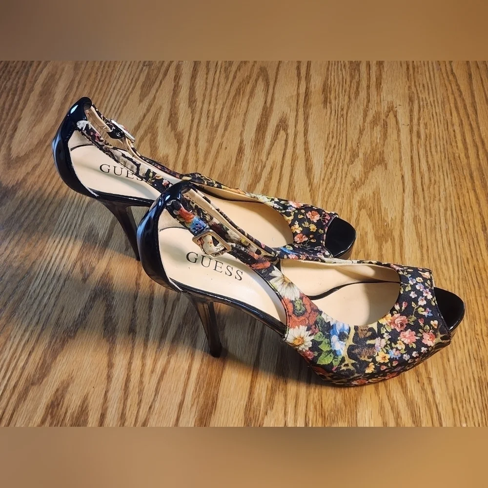 GUESS Hondo 2 Black Floral Open Toe Platform Heels 8.5